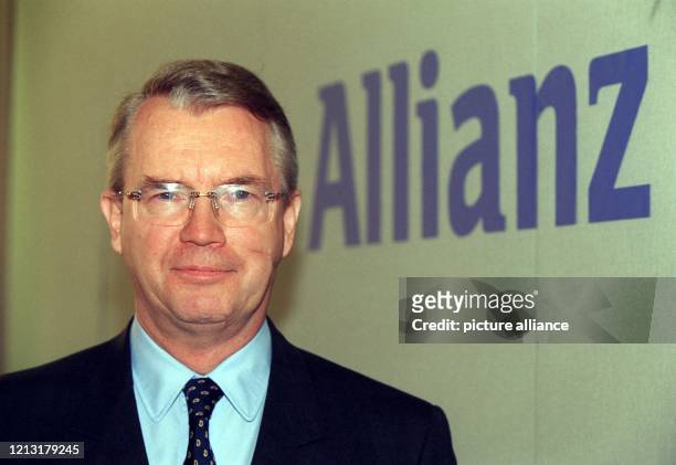 Der Vorstandsvorsitzende des Versicherungsunternehmens Allianz AG, Henning Schulte-Noelle, aufgenommen am 17.3.1999 in München.