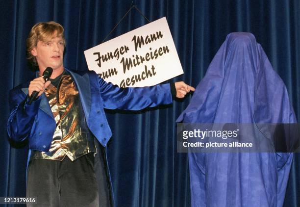 Der Schauspieler Andre Eisermann am in München während seiner Bühnenshow "Hommage an das fahrende Volk". Der 30jährige präsentiert die fast...