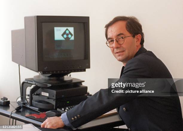 Erwin Staudt soll neuer Chef der deutschen Tochter des amerikanischen Computerherstellers IBM werden, aufgen. Am 29.9.1998 in seinem Büro in der...