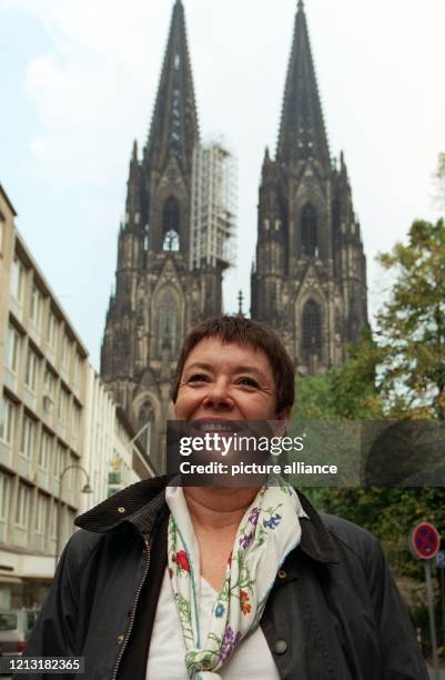 Barbara Schock-Werner am 29.9.1998 vor dem Kölner Dom. Mit der 51jährige Architektin und Kunsthistorikerin übernimmt erstmals in der 750jährigen...