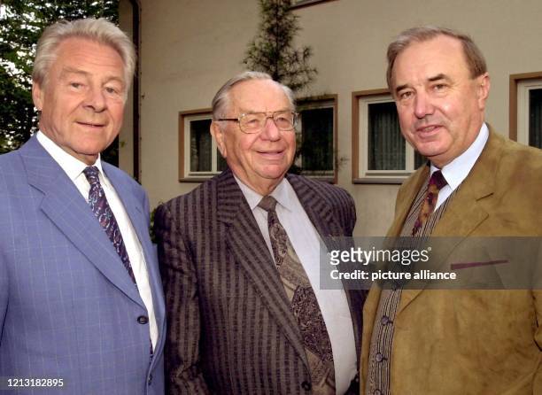 Drei Generationen der Präsidenten der Bundesanstalt für Arbeit treffen sich am 21.7.2000 beim Sommerfest der Bundesanstalt in Nürnberg: Heinrich...