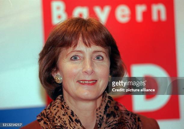 Einen triumphalen Erfolg hatte die SPD-Kandidatin Hildegard Kronawitter bei der bayerischen Landtagswahl am 13.9.1998 auf der Oberbayern-Liste ihrer...
