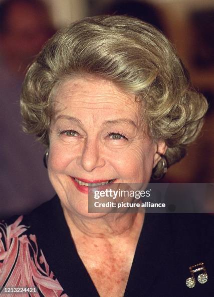 Die Schauspielerin Ilse Werner am 11.8.1998 in Düsseldorf bei der