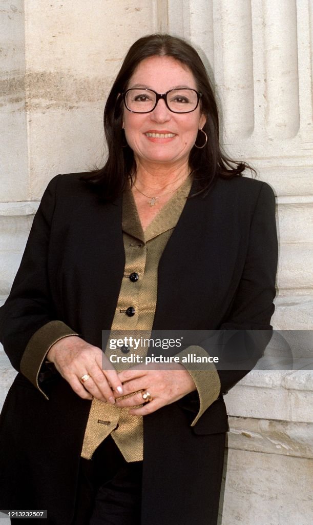 Nana Mouskouri