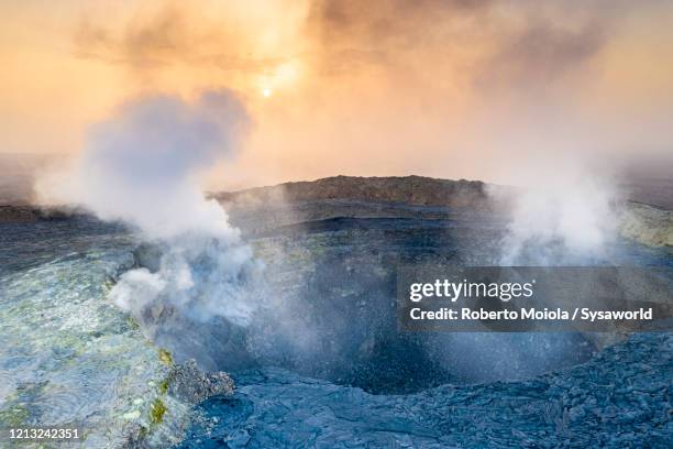 fumarole on erta ale volcano crater, danakil, afar, ethiopia, africa - volcanic crater stockfoto's en -beelden