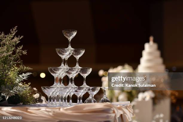 champagne glass - ballsaal stock-fotos und bilder