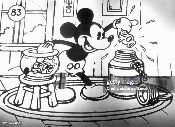 183 Funny Mickey Mouse Photos and Premium High Res Pictures - Getty Images 183 Funny Mickey Mouse Photos and Premium High Res Pictures - Getty Images