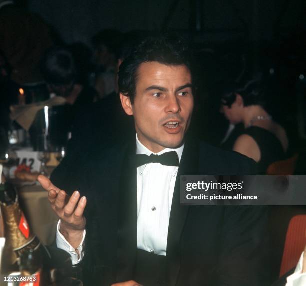 Der deutsche Schauspieler beim Filmball in Mainz 1969. Horst "Hotte" Buchholz wurde am 4. Dezember 1933 in Berlin geboren. Mit Rollen in u.a....