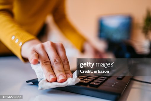 Clavier de nettoyage de femme Clavier de nettoyage de femme