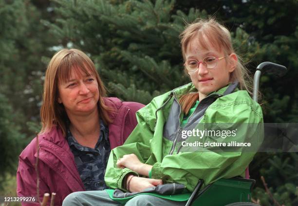 Ruth Sancken und ihre Mutter Mechthild haben viel Ausdauer bewiesen: Fast zwei Jahre lang kämpfte die querschnittsgelähmte 13jährige mit ihren Eltern...