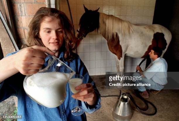Die Junglandwirte Diana und Thomas Haessle gewinnen und vertreiben\fs20\\b\ \fs16\\b0\Qualitäts-Stutenmilch auf ihrem biologisch-dynamisch geführten...