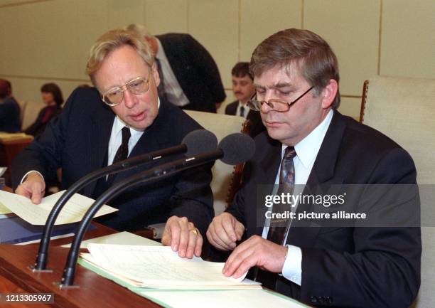 Mecklenburg-Vorpommerns Ministerpräsident Alfred Gomolka tritt am 8. November 1991 im Bonner Bundesrat sein Amt als Präsident der Länderkammer an....