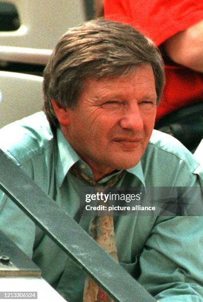 Der Vater der Tennisspielerin Steffi Graf ist bei den French Open 1995 unter den Zuschauern im Stadion "Roland Garros".