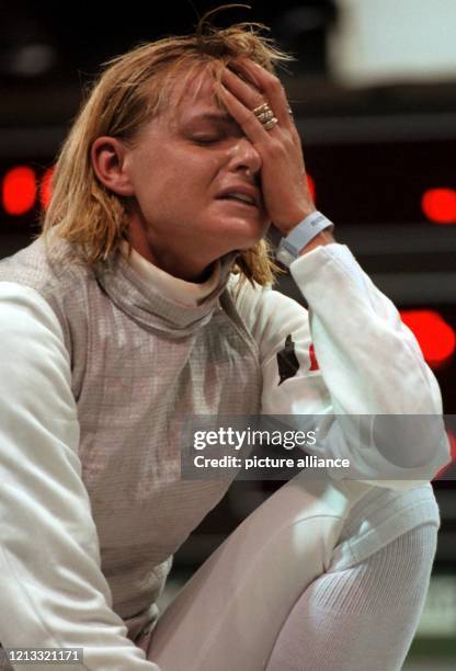 Die Tränen fließen bei Anja Fichtel-Mauritz aus Tauberbischofsheim, nachdem sie beim olympischen Florett-Turnier am 22.7.1996 in Atlanta gegen Aida...