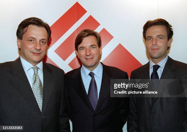 Der Vorstand der EM. TV & Merchandising AG , Franz Prinz von Auersperg, Thomas Haffa und Florian Haffa am auf einer Pressekonferenz zum Börsengang...