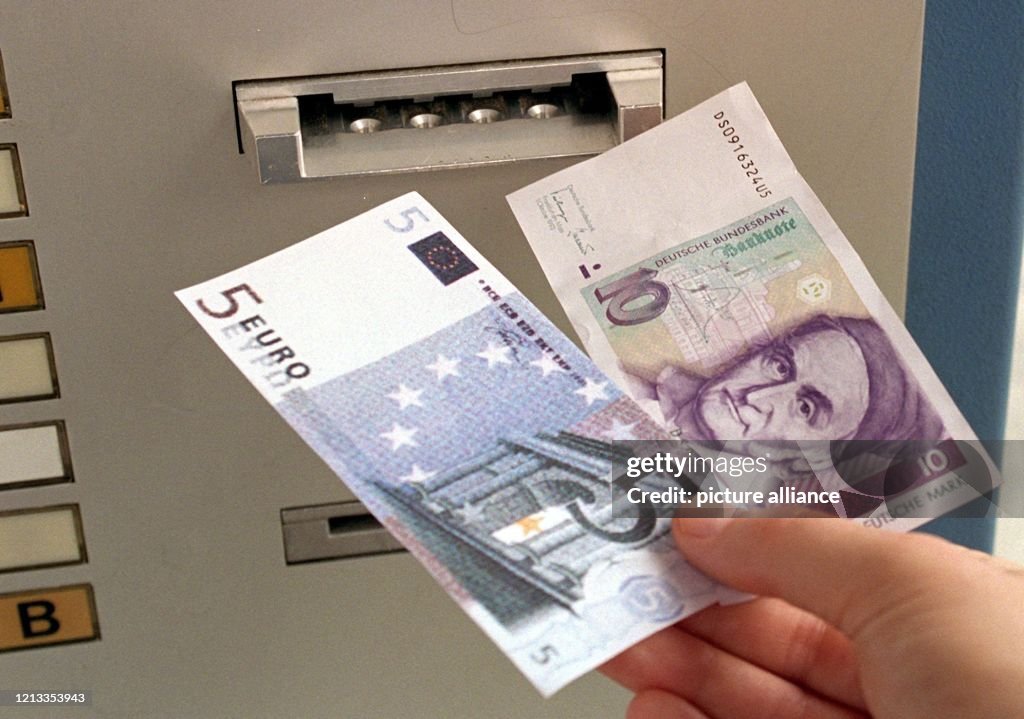 Symbolbild: Euro-Einführung erfordert Umrüstung von Automaten