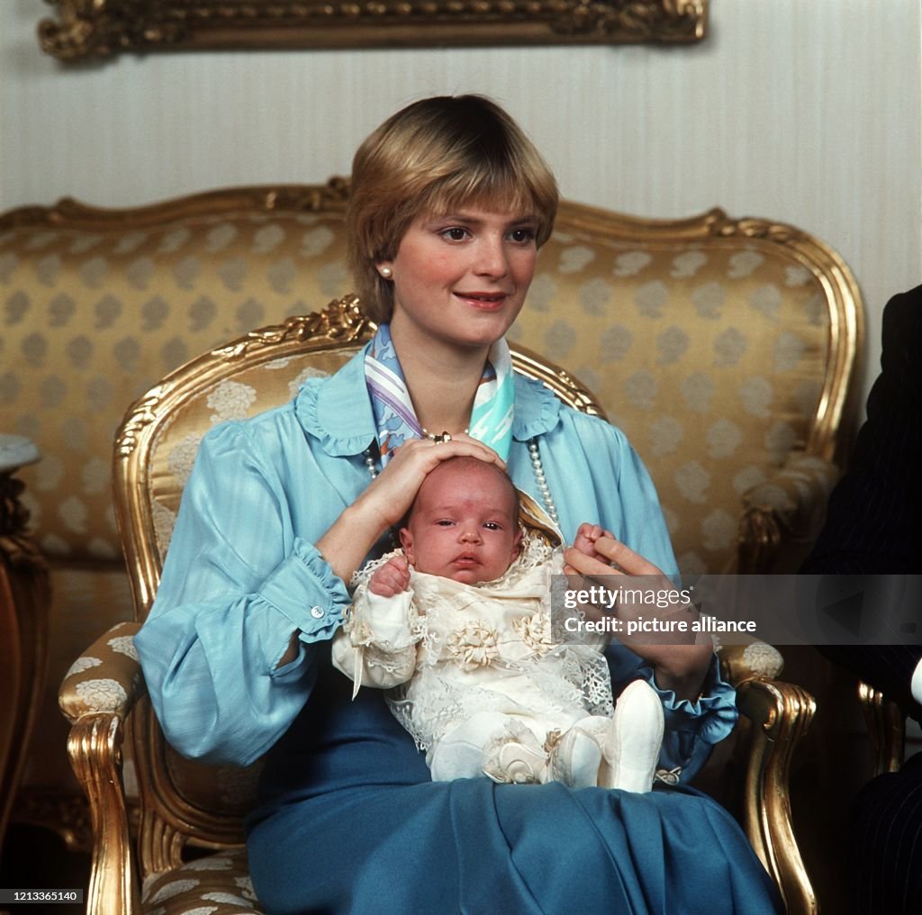 F rstin Gloria Von Thurn Und Taxis Mit Ihrer Tochter Maria Theresia f-rstin-gloria-von-thurn-und-taxis-mit-ihrer-tochter-maria-theresia