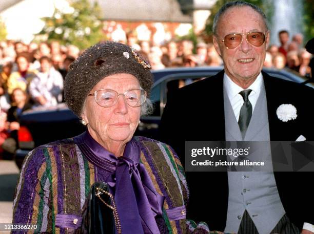 Die ehemalige niederländische Königin Juliana und ihr Mann, Prinz Bernhard, am in Detmold. Die frühere niederländische Königin Juliana ist am 20....