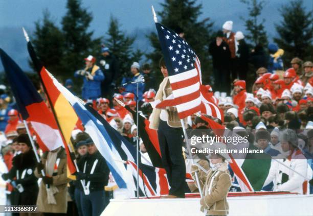Eröffnungsfeier der Olympischen Winterspiele in Lake Placid im US-Bundesstaat New York am . Der amerikanische Eisschnellläufer Eric Heiden spricht...