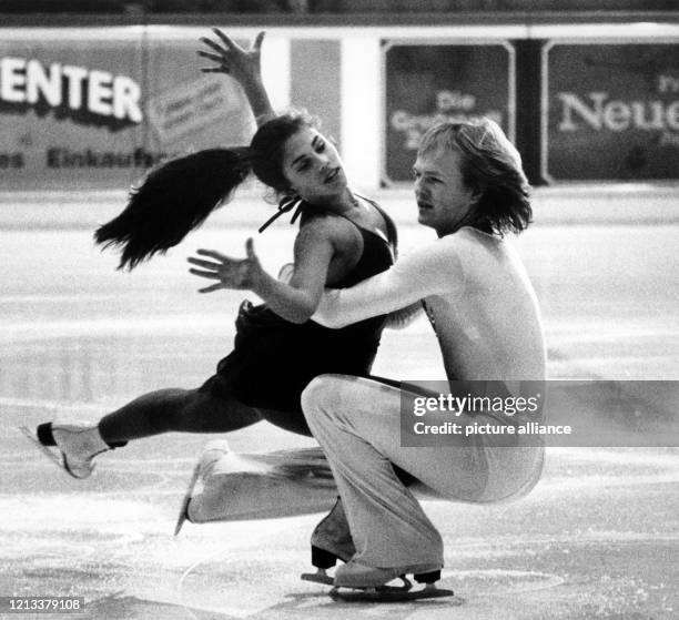 Im Mittelpunkt der Veranstaltung "Ein Jahr Eissporthalle Frankfurt" steht am Sonntag der Auftritt der WM-Dritten im Paarlauf 1981, Christina "Tina"...