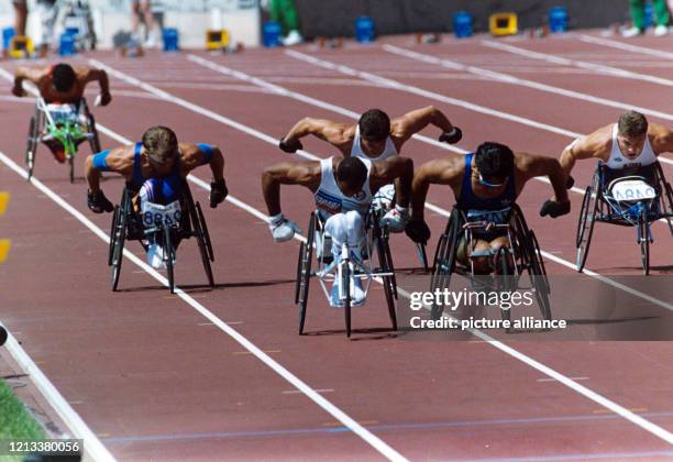 Parallel zu den Olympischen Sommerspielen in Barcelona trugen Behindertensportler mehrere Wettbewerbe aus. Beim 1500m Rollstuhlfahren im...