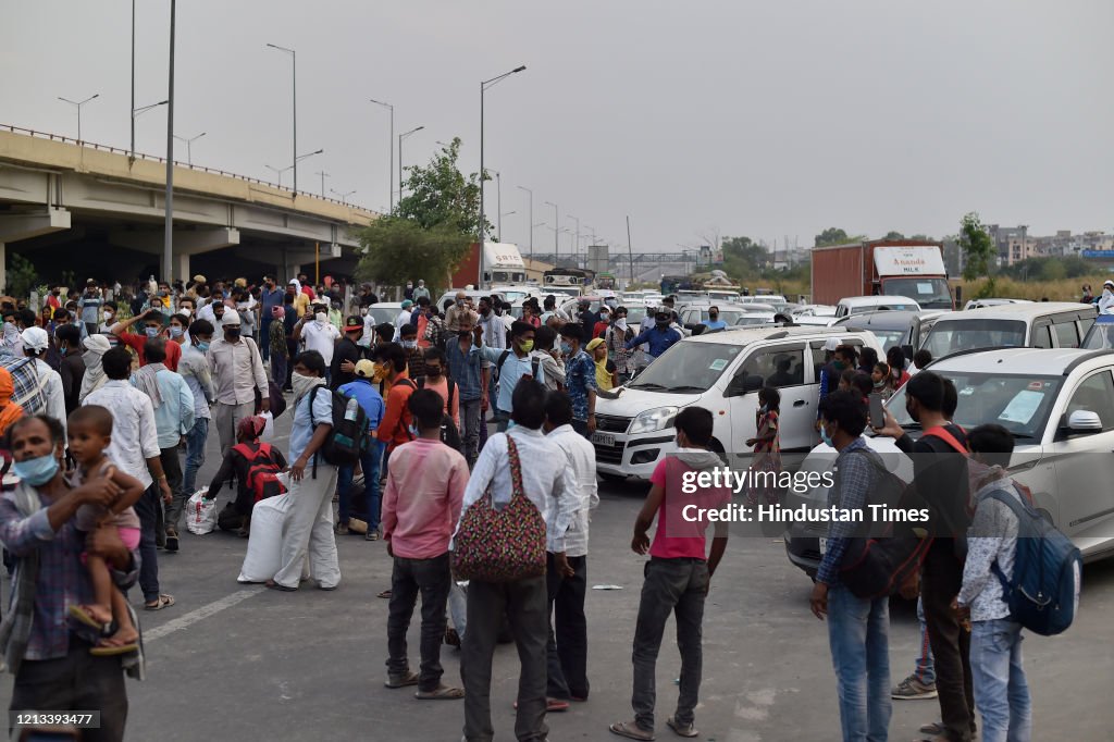 Migrant Workers Returning Home Amid Nationwide Lockdown To Curb Covid 19 Pandemic