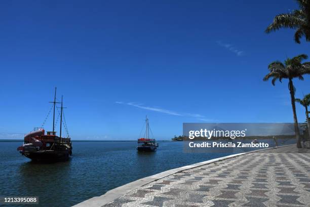 schooners and boats in the sea, porto seguro, bahia, brazil - porto seguro stock pictures, royalty-free photos & images