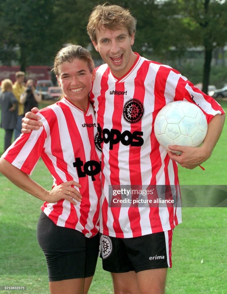 Fußball: Anke Engelke und Ingolf Lück