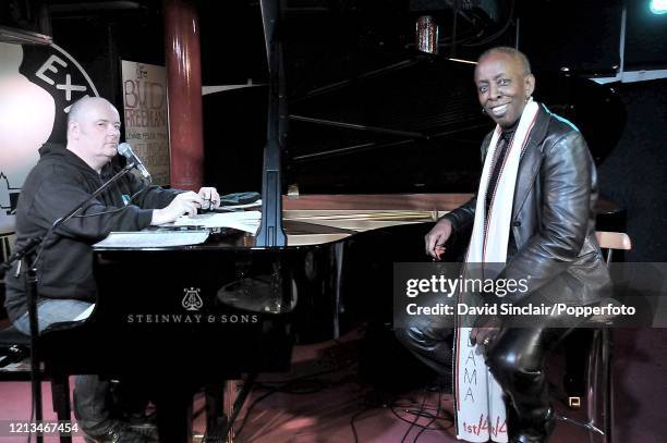 Ian Haw 46 Ian Shaw (Singer) Stock Photos, High-Res Pictures, and Images ...