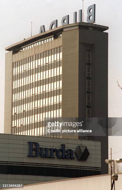 Blick auf das Burda-Hochhaus in Offenburg, 13.3.1996. Die Industriegewerkschaft Medien will gegen den Medienkonzern Burda vor Gericht gehen....