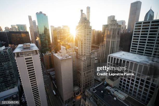 chicago magnificent mile at sunrise - michigan avenue chicago ストックフォトと画像