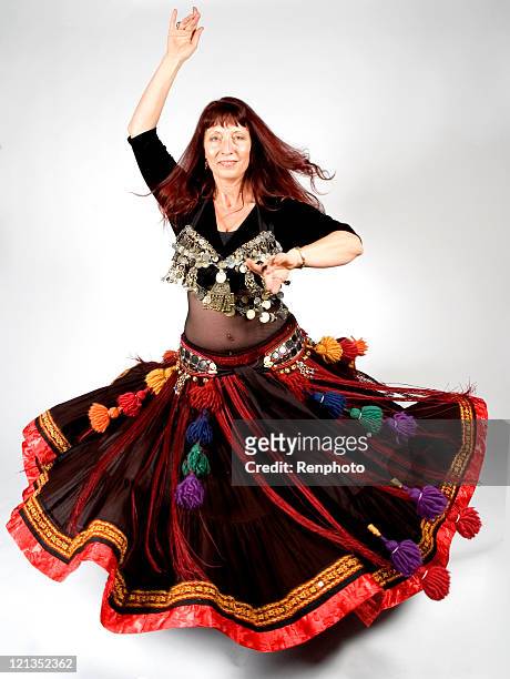 belly dancing - buikdanseres stockfoto's en -beelden