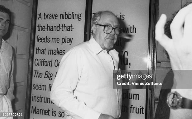 American film director Robert Altman at a Broadway theatre in New York City, circa 1985.