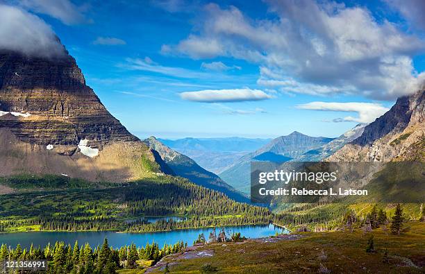 valley beyond - glacier national park foto e immagini stock