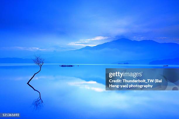 blue lake - sun moon lake stock pictures, royalty-free photos & images