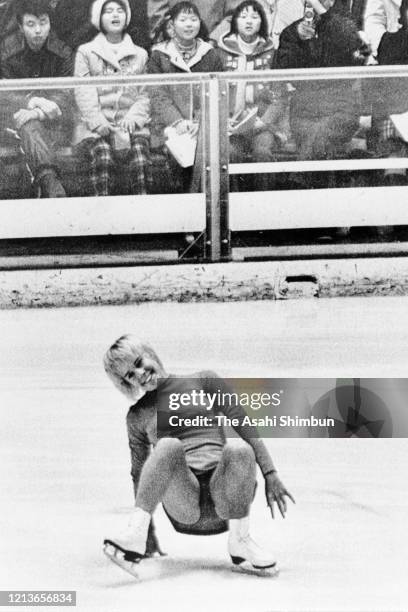 Janet Lynn of the United States falls while competing in the Figure Skating Women's Singles Free Program during the Sapporo Winter Olympic Games at...