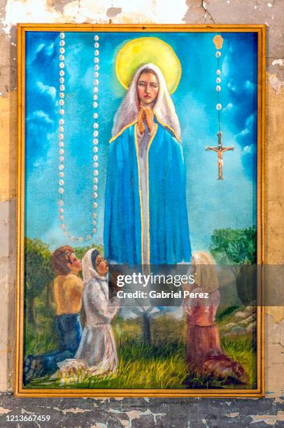 our lady of fatima: a catholic miracle - mexican catholic stock pictures, royalty-free photos & images