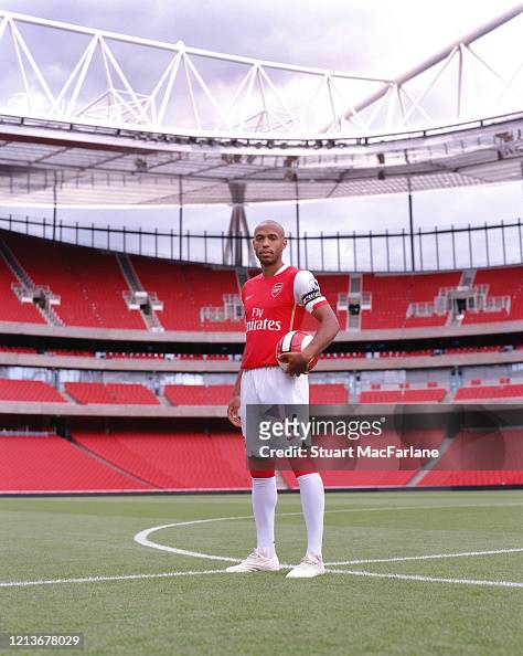 Thierry Henry of Arsenal during the Arsenal 1st team photocall on... News  Photo - Getty Images