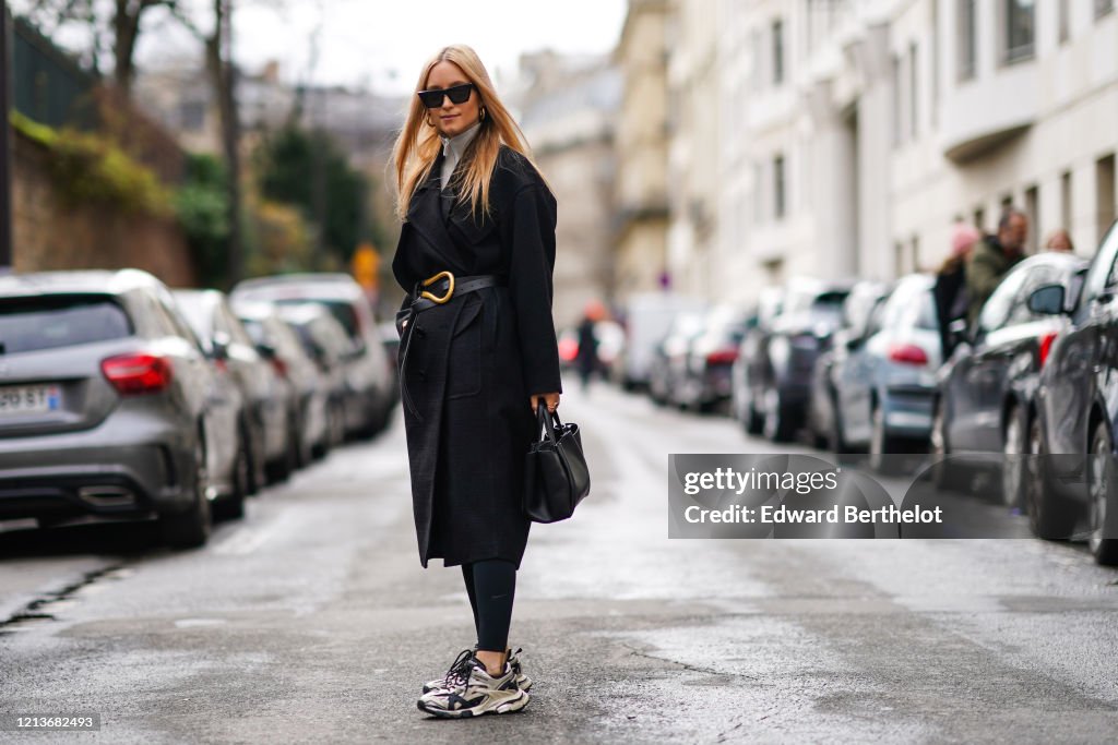 Street Style - Paris Fashion Week - Womenswear Fall/Winter 2020/2021 : Day Six
