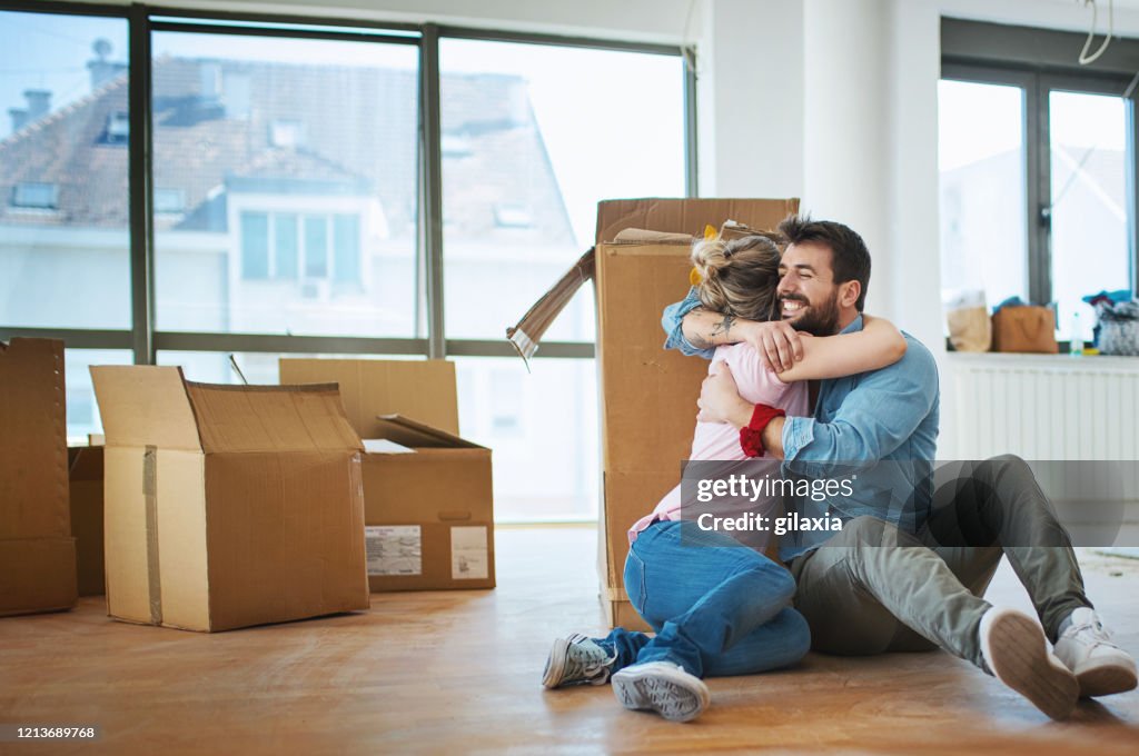 Coppin Move In Young Couple Moving In Together High-Res Stock Photo - Getty Images