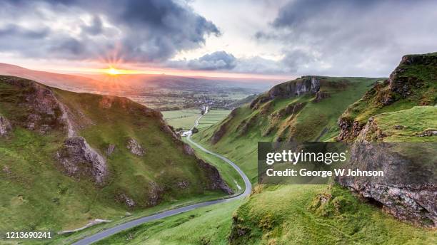 winnats pass - spring valley road stock pictures, royalty-free photos & images