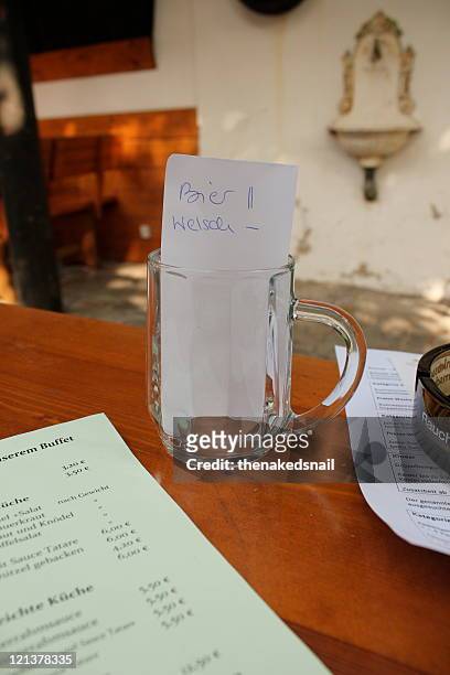 bill for drinks - gumpoldskirchen stock pictures, royalty-free photos & images