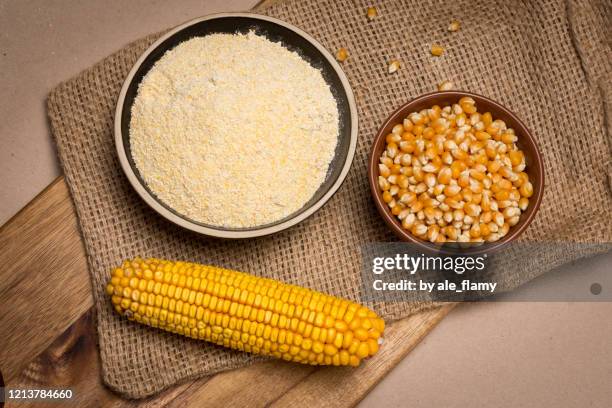 cornflower and corn - polenta fotografías e imágenes de stock