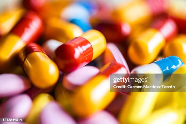 pills - resisent tegen antibiotica stockfoto's en -beelden