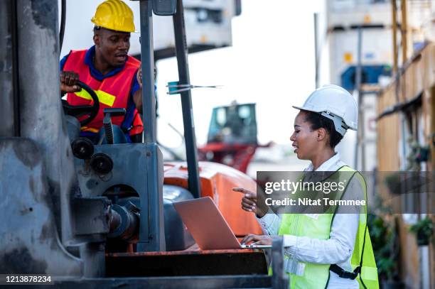 Woman Roughneck Rig Roughneck Woman Photos and Premium High Res Pictures - Getty Images