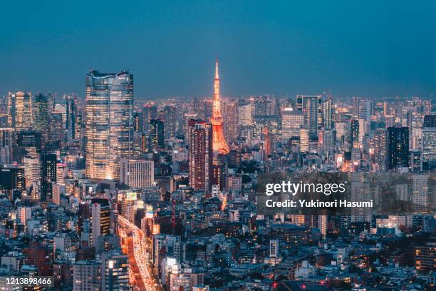 tokyo skyline at twilight - roppongi ストックフォトと画像