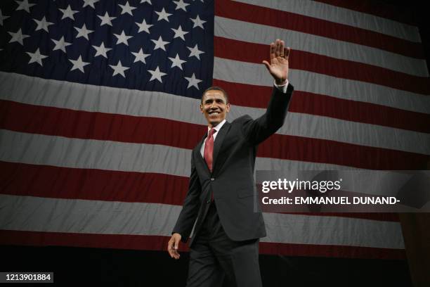 Democratic presidential candidate US Senator Barack Obama attends a Democratic party Jefferson-Jackson dinner in Indianapolis, Indiana, May 04, 2008....