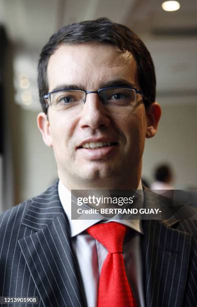 Stéphane Bancel directeur général délégué du groupe bioMerieux pose le 17 janvier 2007 à Paris à l'issue d'une conférence de presse du groupe pour...