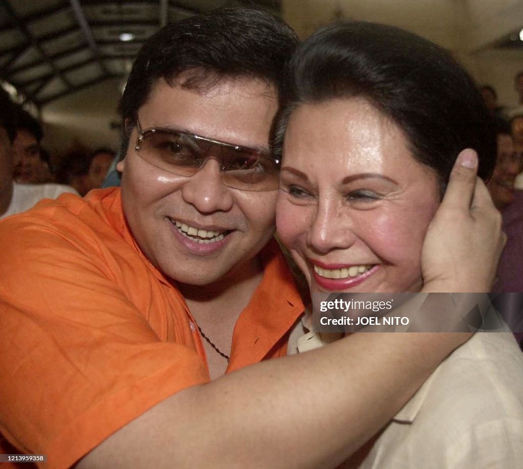 PHILIPPINES-ESTRADA SON-POST BAIL