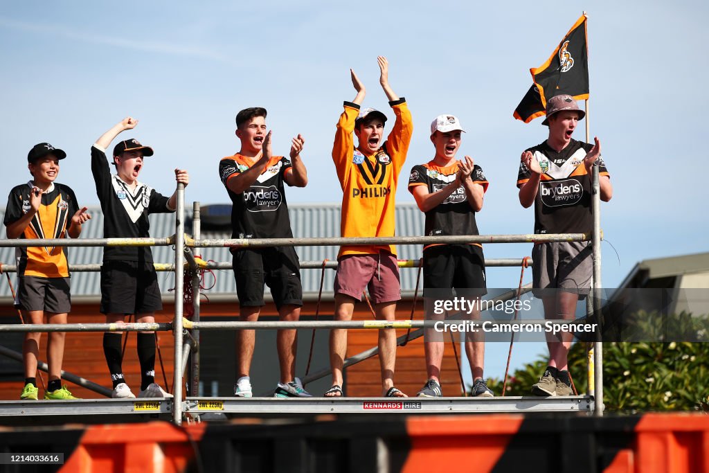 NRL Rd 2 - Wests Tigers v Knights